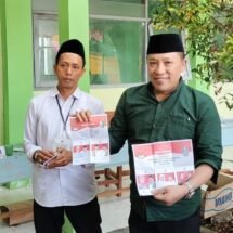 Calon Bupati Kabupaten Sampang Abah Idi Coblos di TPS 9 Bersama Ke – 3 Putranya